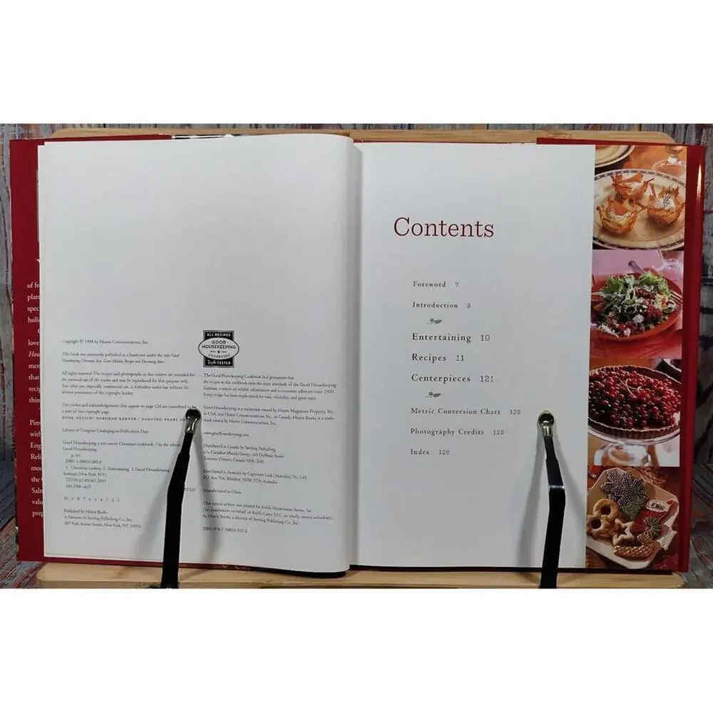 Good Housekeeping A Very Merry‎ Christmas Cookbook